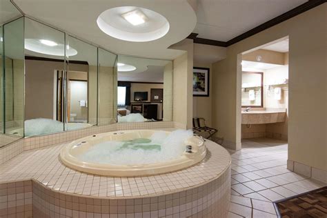 hotel with tub in room